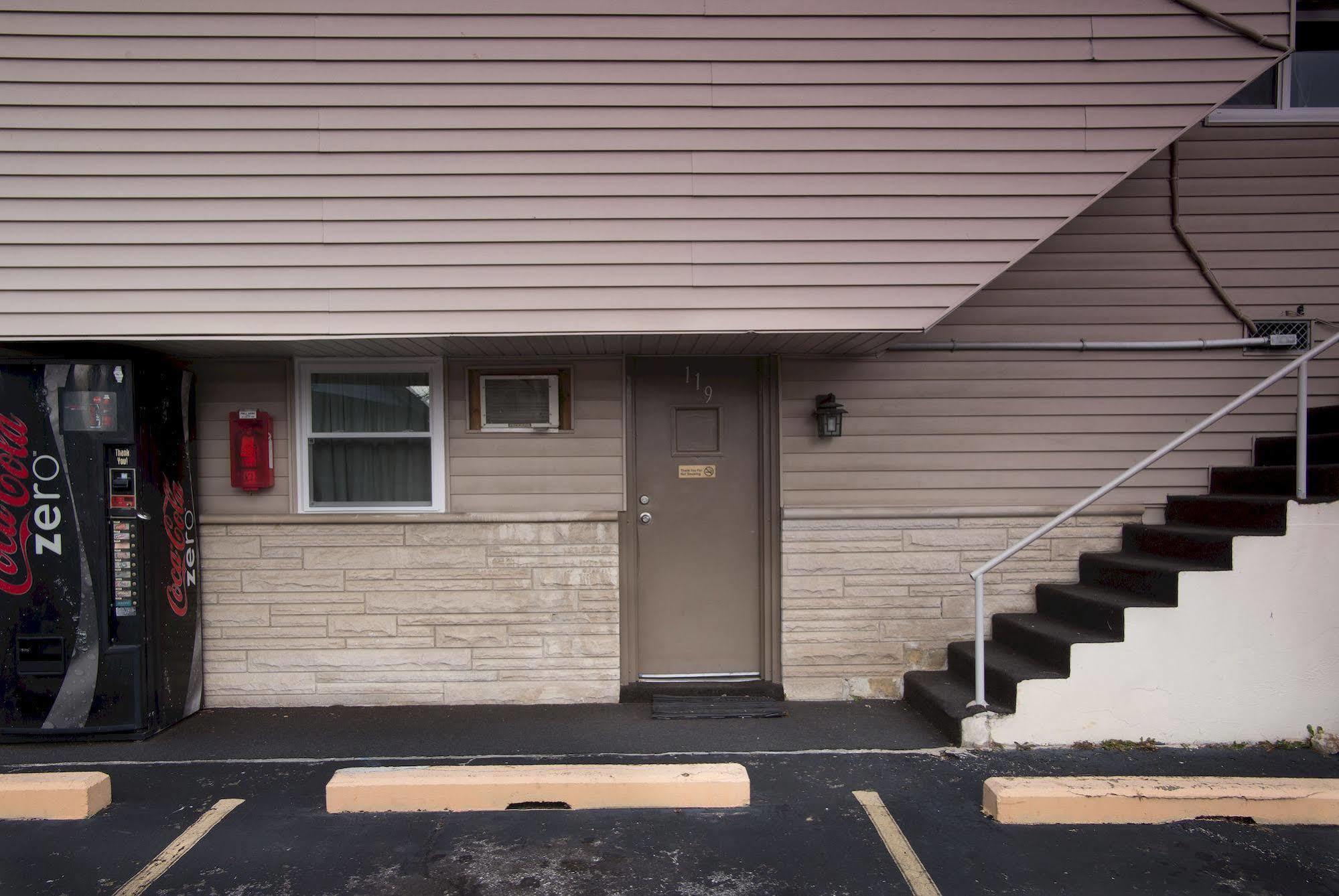 Rosemount Motel Bedford Bagian luar foto